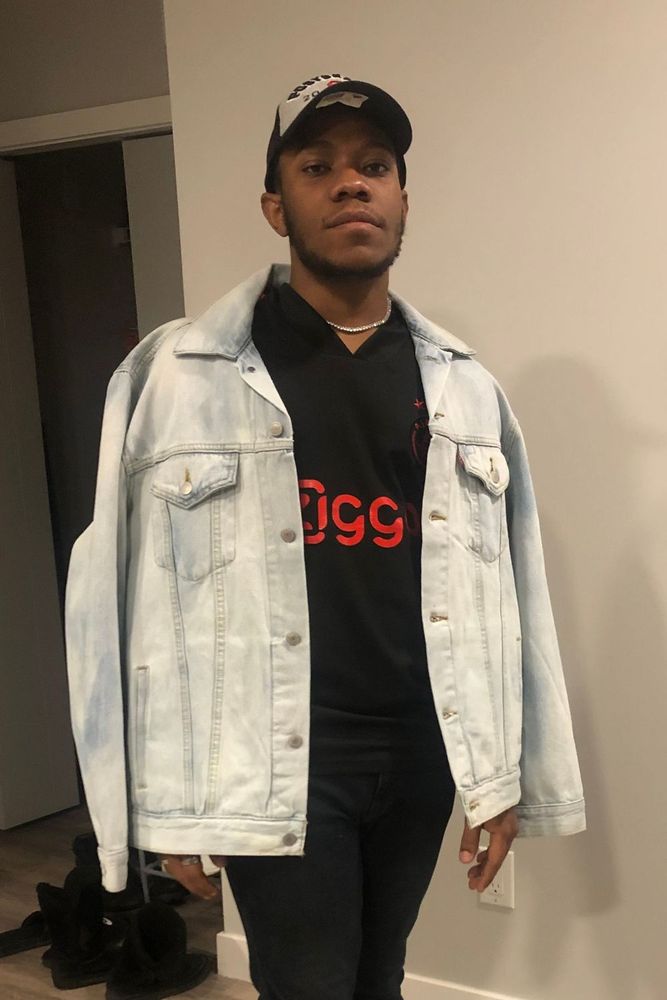 Dare's fit featuring Adidas, Levi's | [object Object], [object Object]