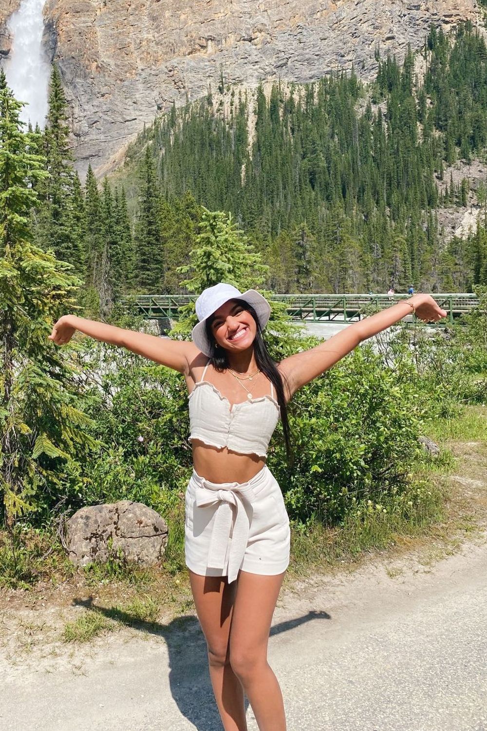 lihini's post featuring Aritzia. Feeling 
