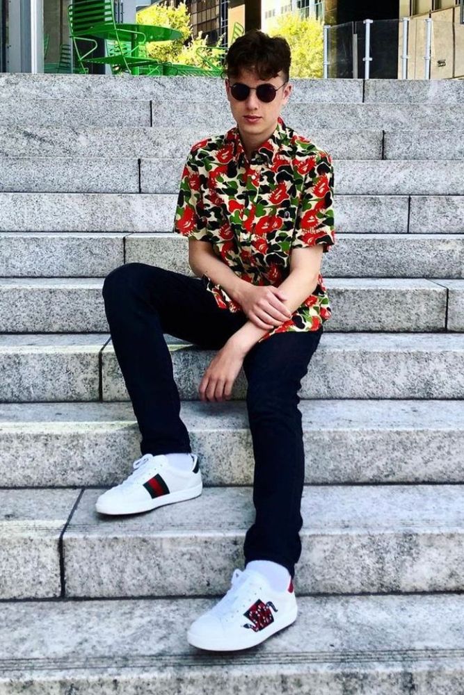 joey's fit featuring Bape, Gucci | 614687248db6a643ef538d90, 61443cb2893307fb7372cb5e, 60cc0d785c12abcba19f8493, 660573c62b46b08b0c325937, 660573c72b46b08b0c325938