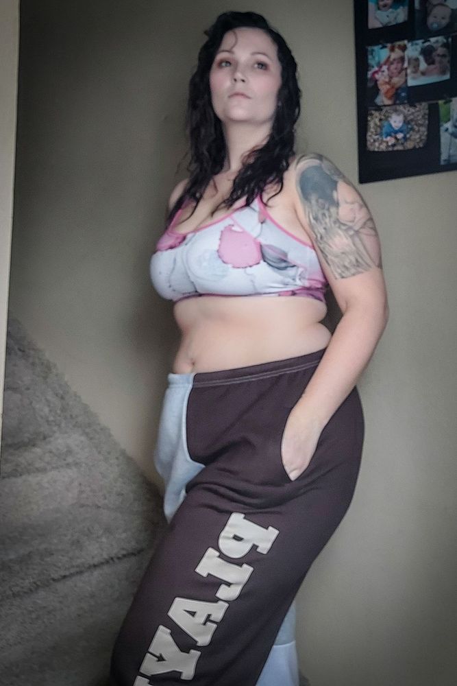 Kianaxo's fit featuring PLAYBOY, Under Armour
