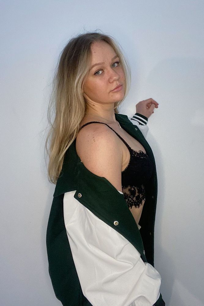 June's fit featuring Yes Style, Aritzia, Garage | [object Object], [object Object], [object Object], [object Object], [object Object], [object Object]