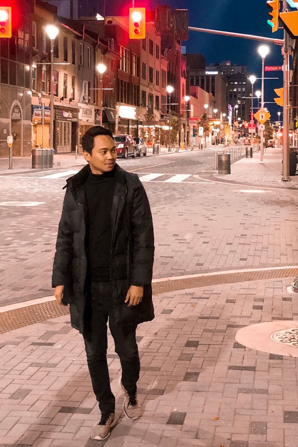 don's post featuring Zara, Urban Outfitters, Patagonia, Nike. Feeling winter, fall, spring, black, monochrome