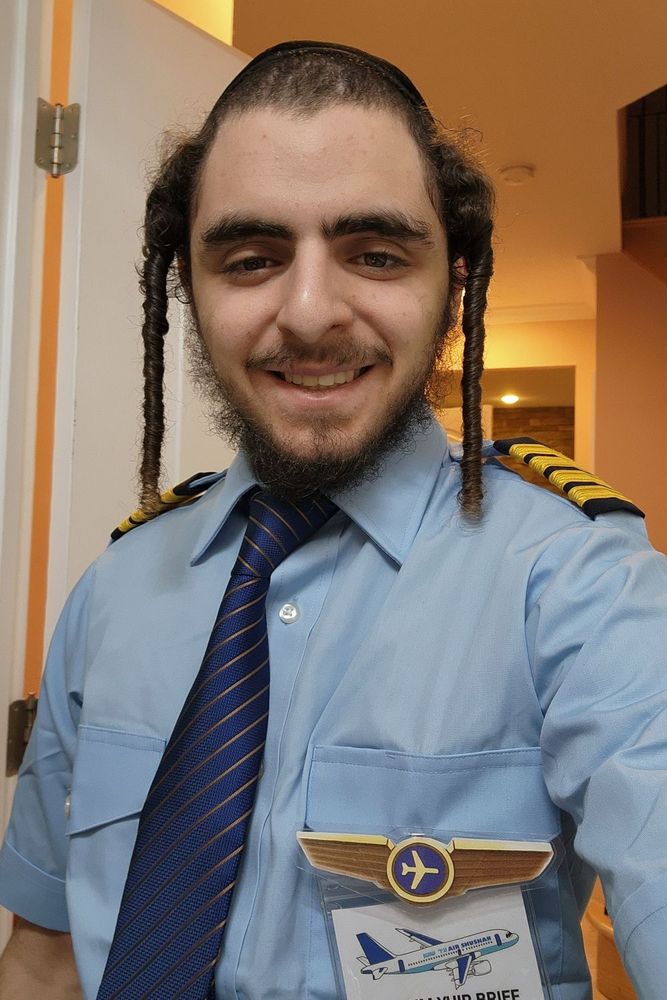 chaimyuirbrief's fit featuring Aviator Nation