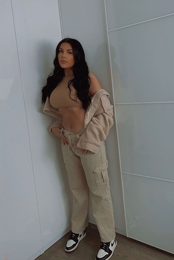 Emma's fit featuring SHEIN, Aritzia