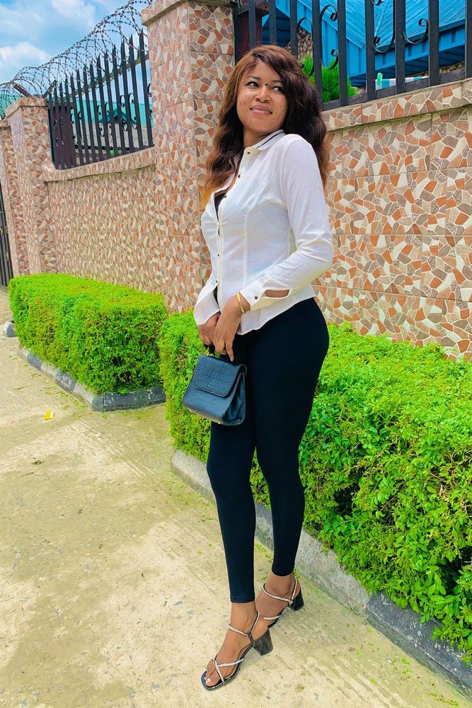 Osariemensylvester's fit featuring Cape Robbin, Louis Raphael | [object Object]