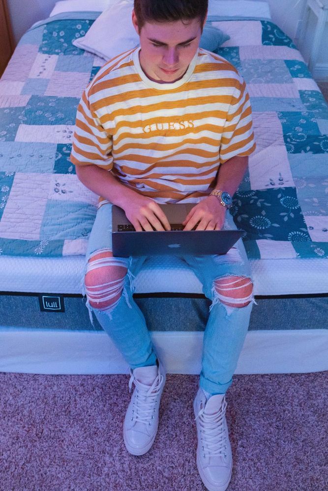 Myvelyvely's fit featuring Guess, PacSun, Converse