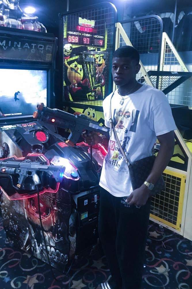 KHARLESGRAM's fit featuring Gildan, Louis Vuitton, Vuori, Adidas, Casio | [object Object]