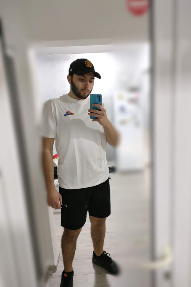 Musalahhh's fit featuring New Era, Nike, Tommy Hilfiger