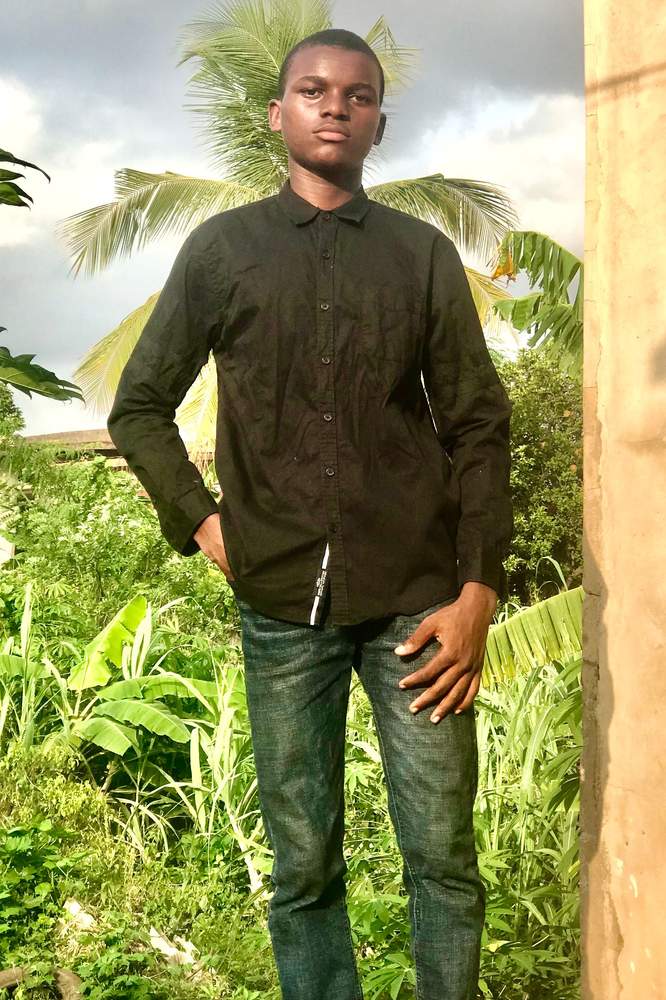 EmmanuelZoe's fit featuring Levi's, Burberry | [object Object], [object Object]