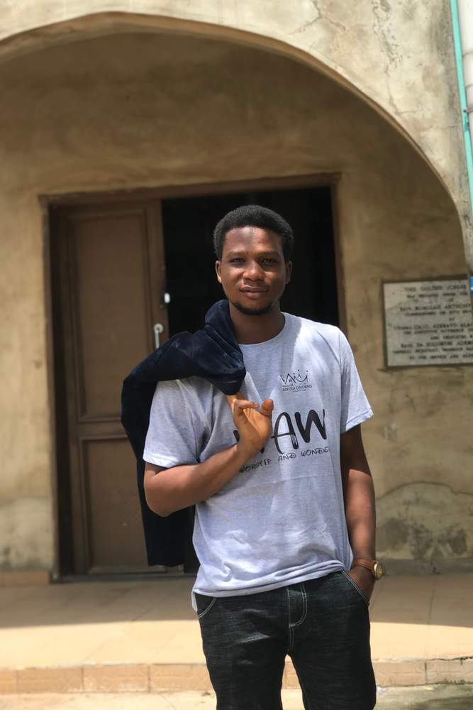 Oluwamayormikun's fit featuring Levi's, Gildan, Velvet Torch | [object Object], [object Object], [object Object]