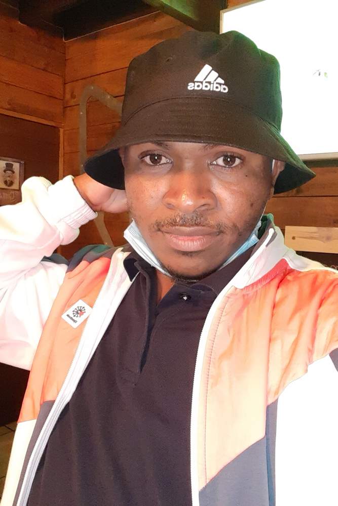 Midloz5's fit featuring Reebok