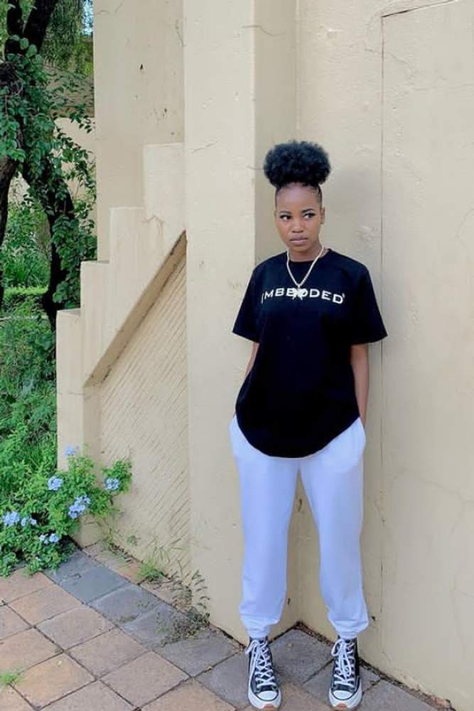 Hlogi's fit featuring Converse