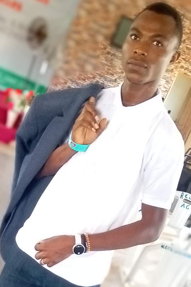 Emperorr's fit featuring Wrangler, Apple, Hugo Boss | [object Object], [object Object], [object Object]