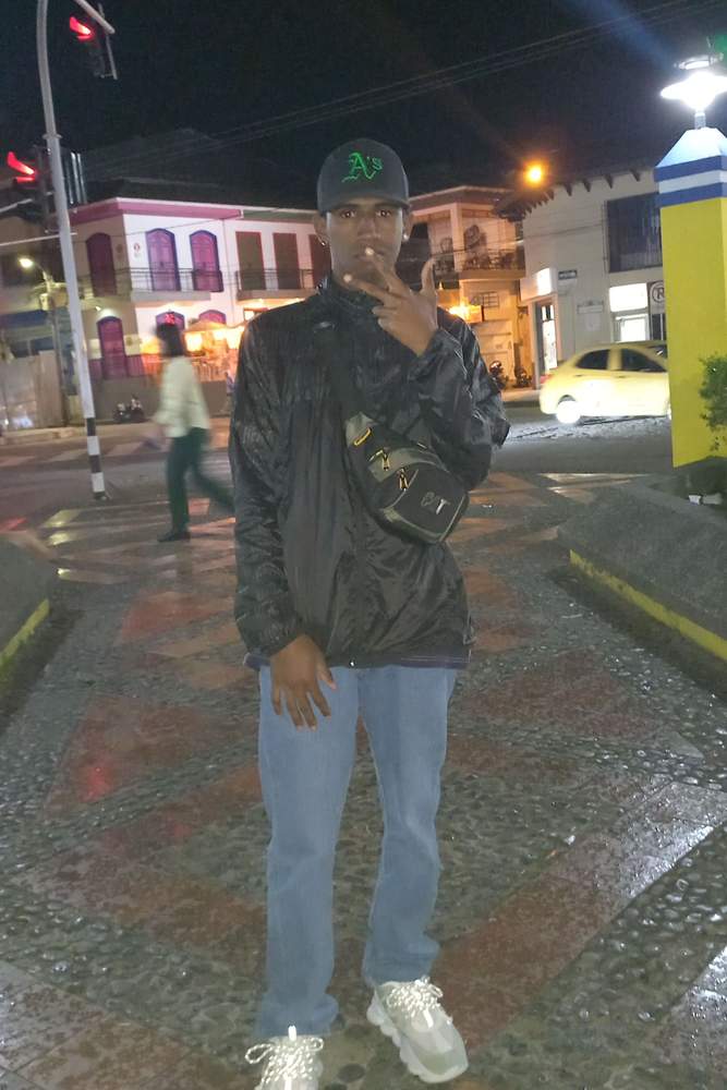 JHonatanTOrrez's fit featuring Versace, Caterpillar | [object Object], [object Object]