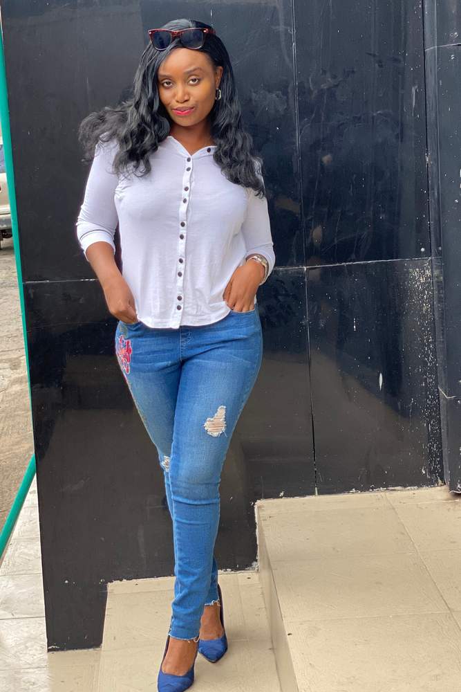 Riri's fit featuring Amazon Basics, Ray-Ban | [object Object]