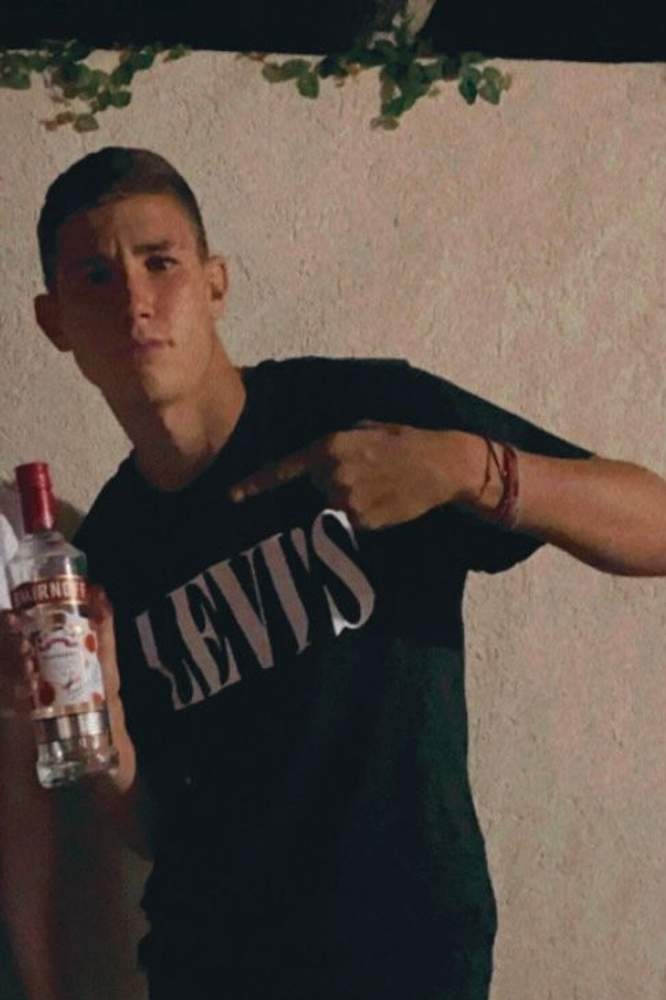 Guille10's fit featuring Levi's