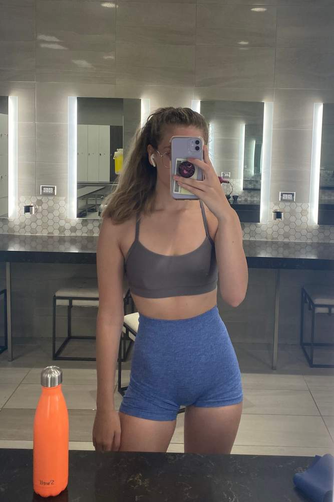 Alexiahardy's fit featuring Alo Yoga, Lululemon, Apple | [object Object]