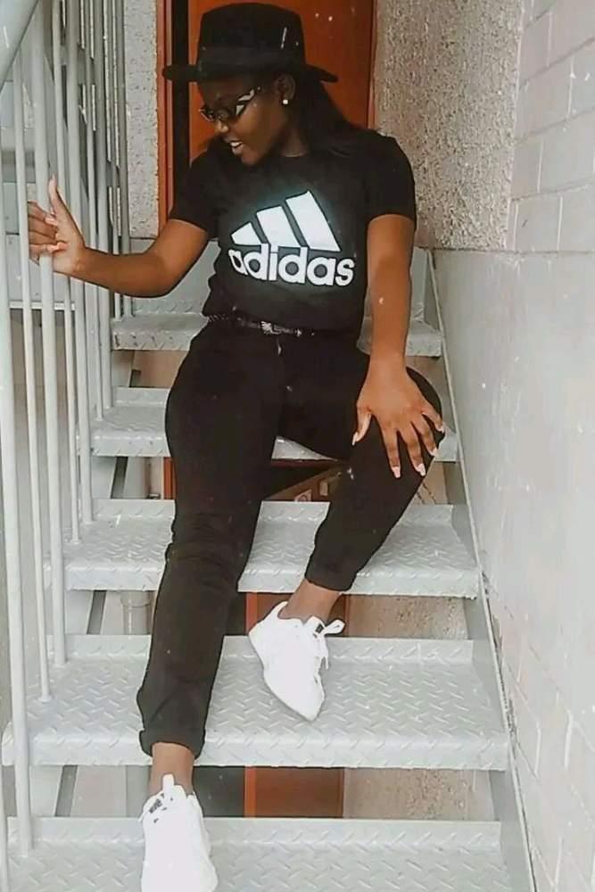 Tonez12's fit featuring Tekkie Town | [object Object]