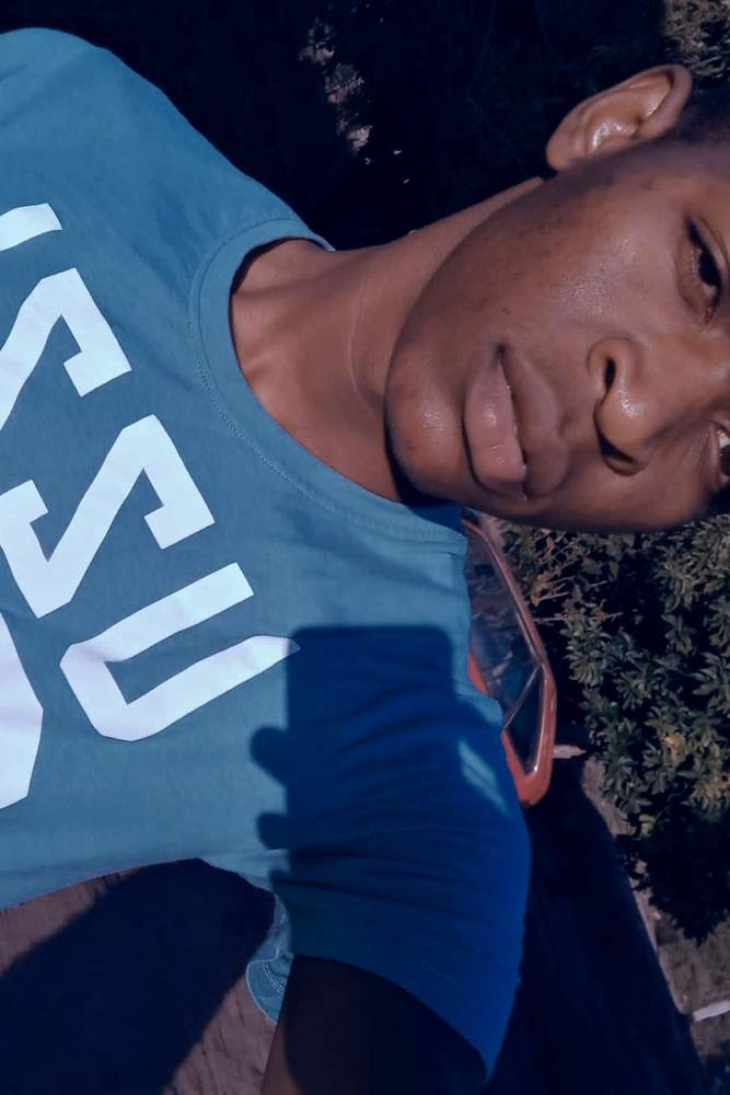 Therealsway's fit featuring UZZI