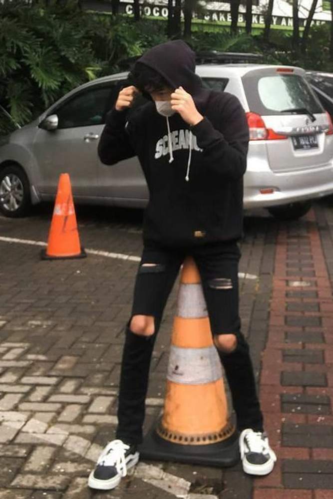 fikriprst's fit featuring Screamous, Vans | [object Object], [object Object]