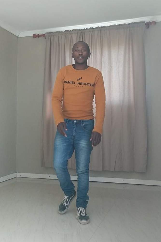 Makaula's fit featuring Daniel Hechter, Relay, Vans, B&B Italia | [object Object], [object Object], [object Object]