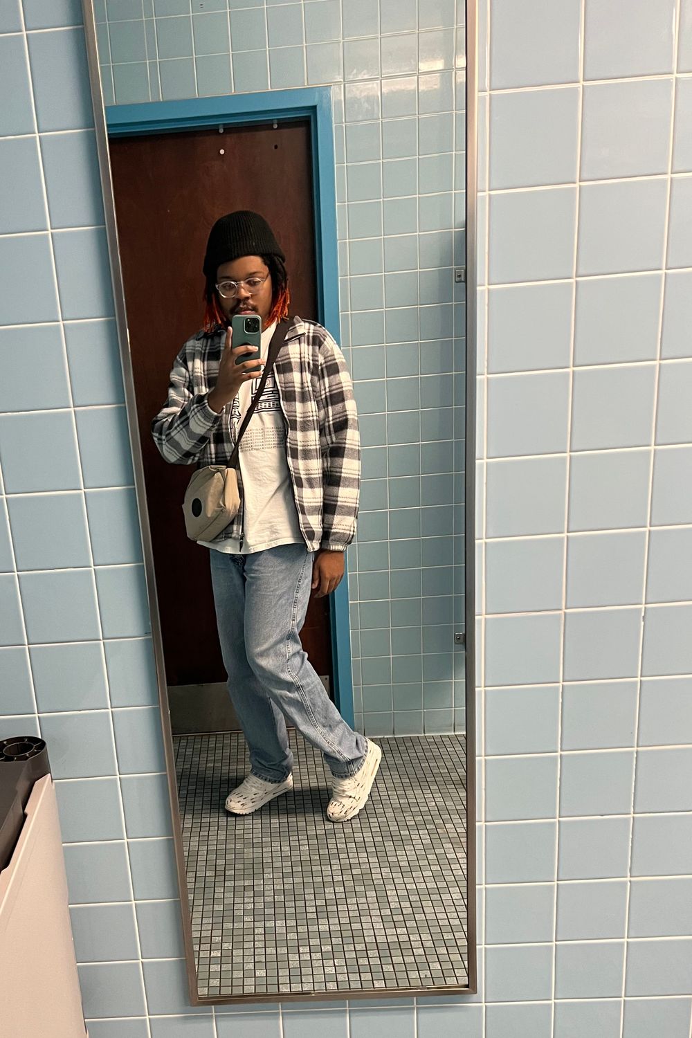 drippiegunplay's post featuring Vans, Levi's, Boohoo, Vintage, H&M, Nike. Feeling athleisure, casual, streetwear, businesscasual, trendy