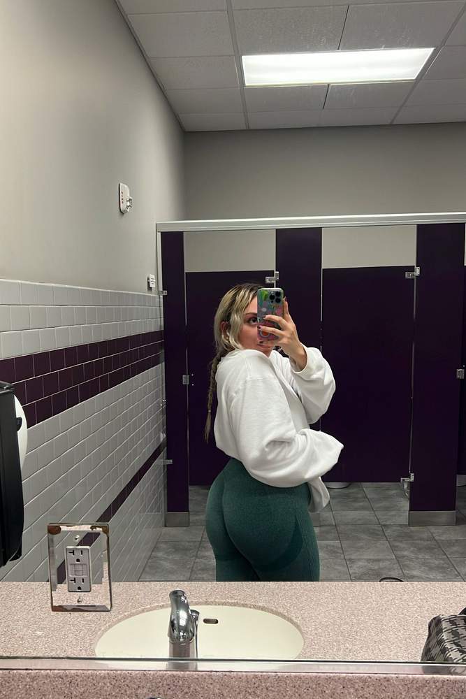 angy's fit featuring Amazon, Everlast