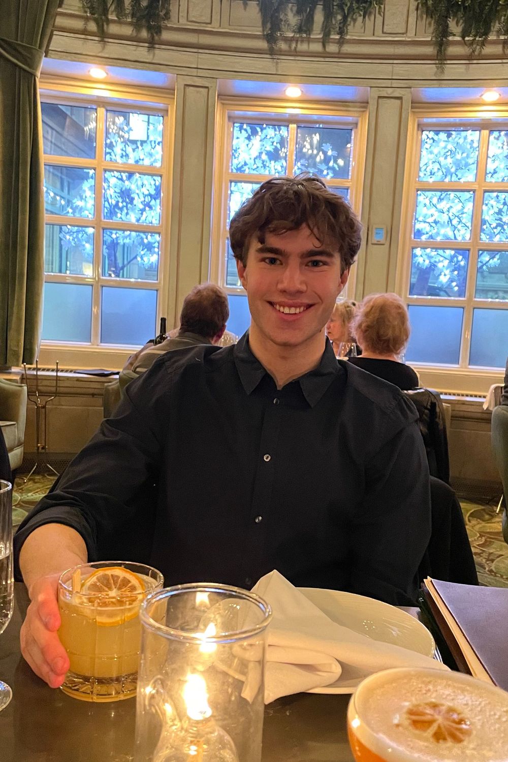 Post featuring Gold fit shirt in stretch cotton