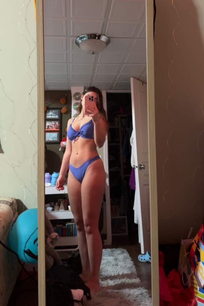 Boncaboo's fit featuring Hollister