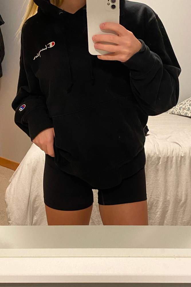 Mikaelaboyle's fit featuring Urban Outfitters, Lululemon, Amazon Basics | 60da315b7b72a58a5051db64, 608f75cc7242cabb012a30f5, 60f206fcf28f81620ac98439, 626a10a22a349a829cc764e6