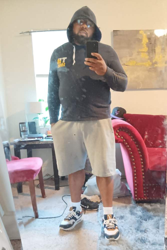 Waynefantana's fit featuring Nike, Tommy Hilfiger | sporty