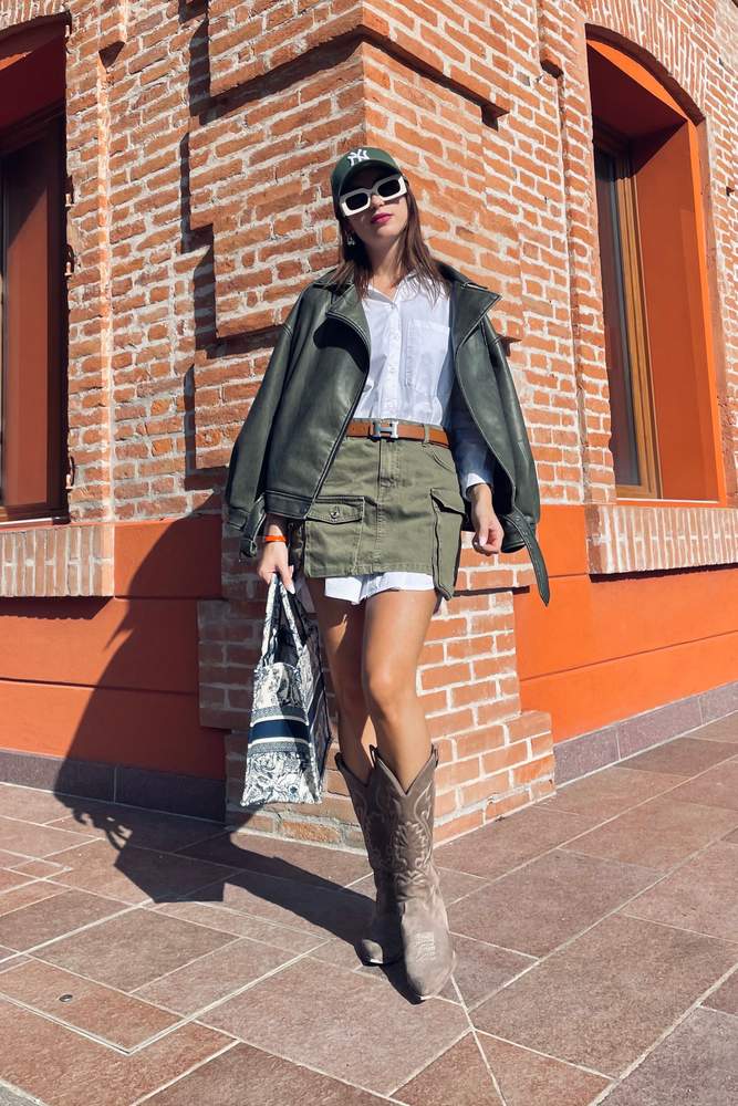 saraostan's fit featuring Bershka, New Era