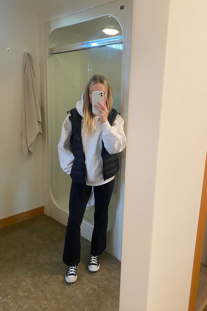 Mikaelaboyle's fit featuring Aritzia, Converse, Eclipse, Amazon Basics | 60da315b7b72a58a5051db64, 608f75cc7242cabb012a30f5, 60878ee58296ac83a0251342, 6158fbf396bd41e5feac46da, 608f75cc7242cabb012a30f6
