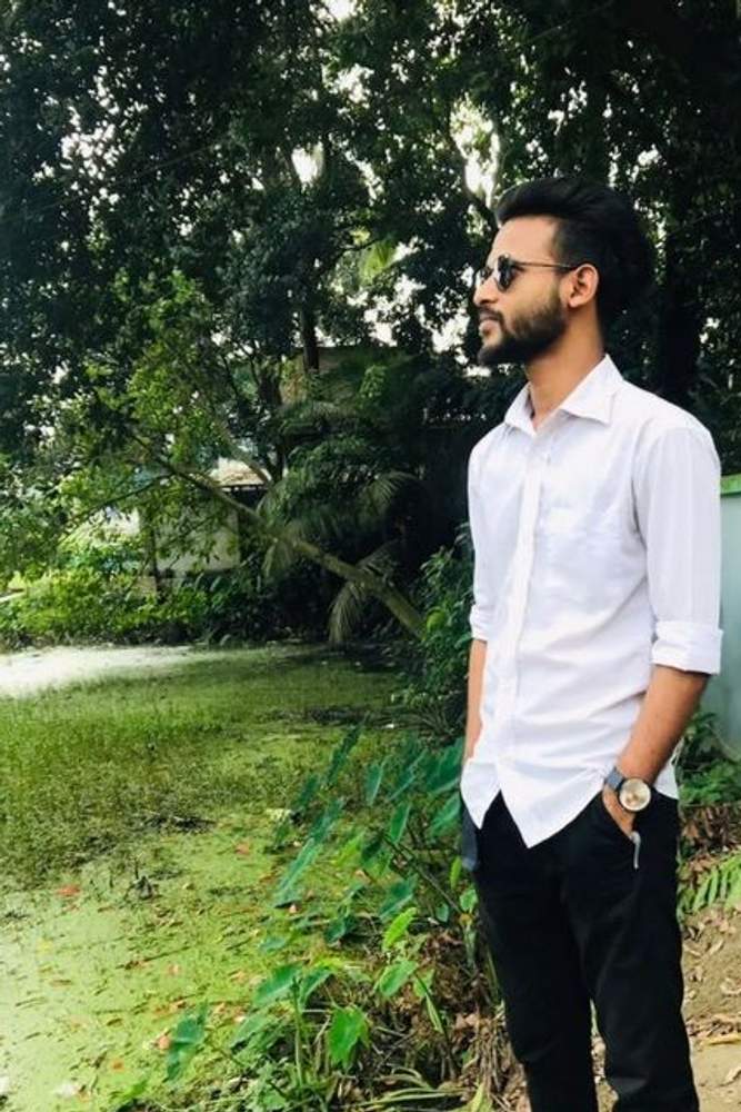 Jisan's fit featuring easy street, Levi's