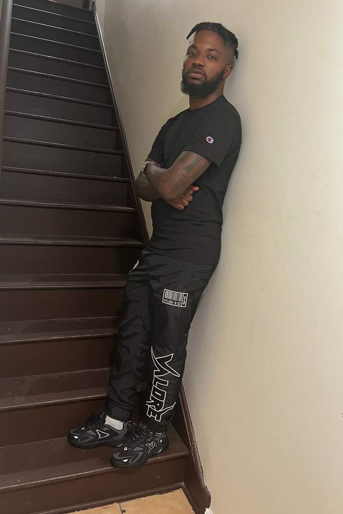 Relliano12's fit featuring Champion, Louis Vuitton | 60da315b7b72a58a5051db64, 608f71297242cabb012a30e7