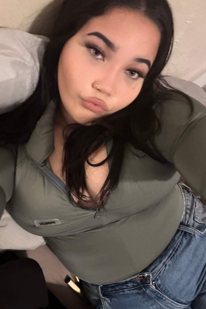 Xtneishajadenn's fit featuring AliExpress, Bershka | [object Object]