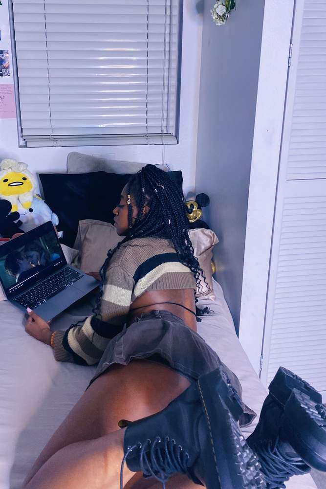 shybb's review for SHEIN ICON Stripe Pattern Drop Shoulder Super Crop Y2K Grunge Sweater Without Cami