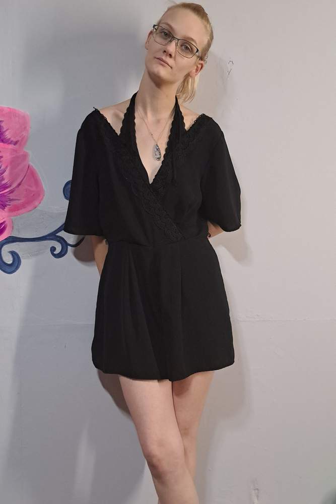 NoVaGeMiNi's review for Black Kimono Sleeve Stretch Romper - BEST SELLER🖤