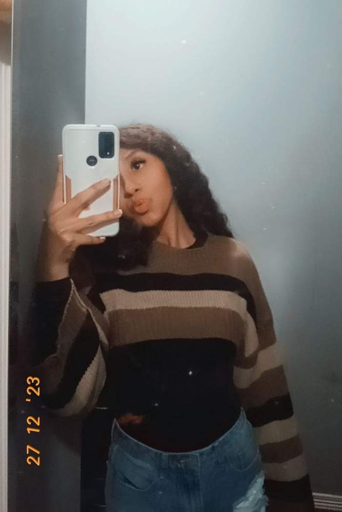 Vanessamunoza's review for SHEIN ICON Stripe Pattern Drop Shoulder Super Crop Sweater Without Cami