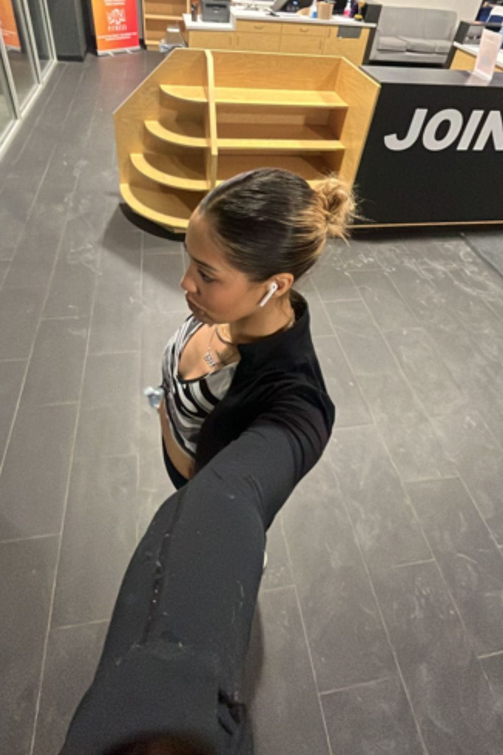 Post featuring Amplify Ultra-High Rise Legging - Black