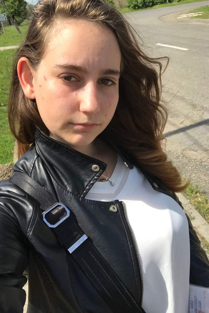 Viv's fit featuring Sinsay