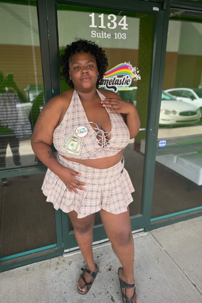 Shondaj23's review for Plus Size Plaid Buckle Detail Pleated Skort