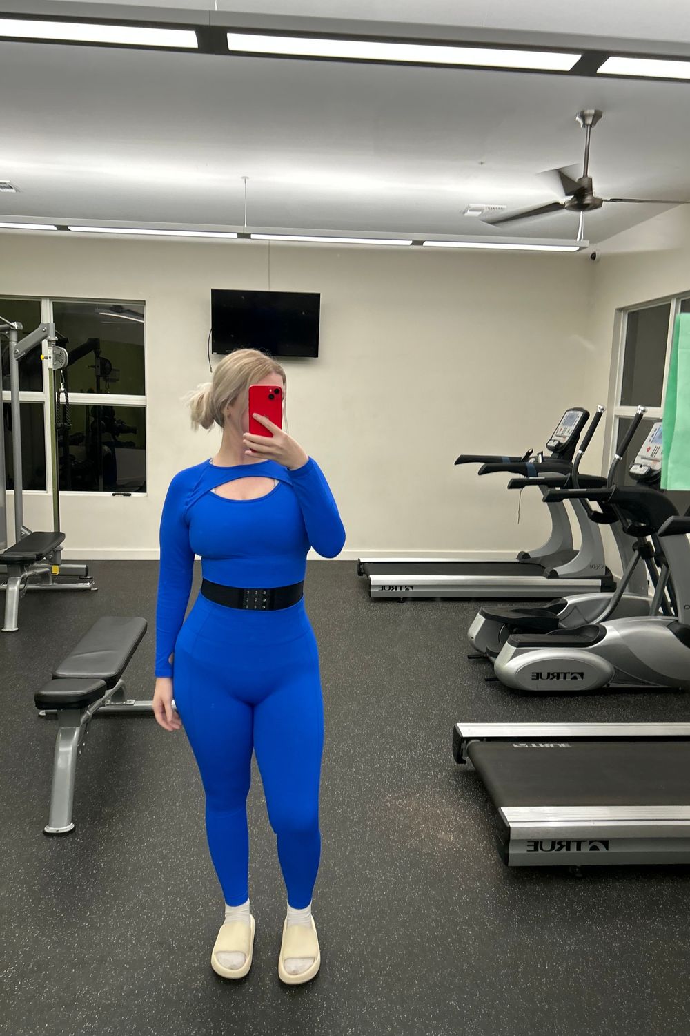 Post featuring Solid Color Long sleeves 3Pcs Seamless Butt Lift Legging Set