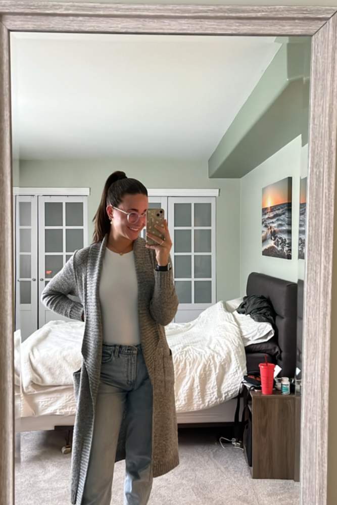 Jessss15's fit featuring VENUS, GAP, Aritzia, Amazon Basics