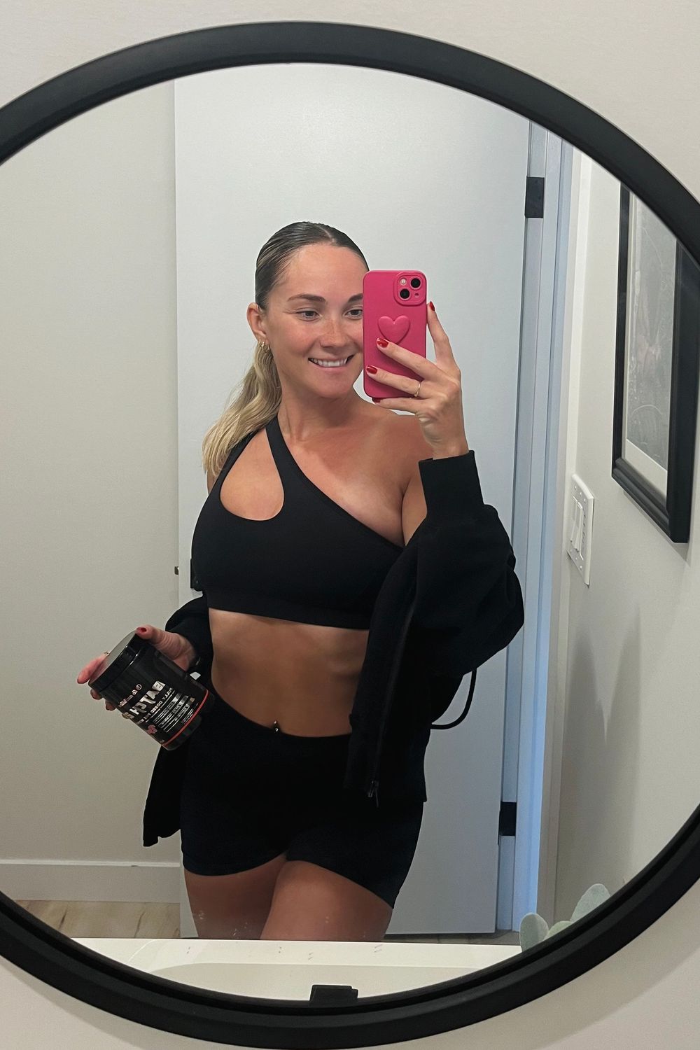 Post featuring Yeoreo Strength Seamless Shorts