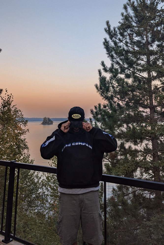 Justusalleyn's fit featuring Von Dutch