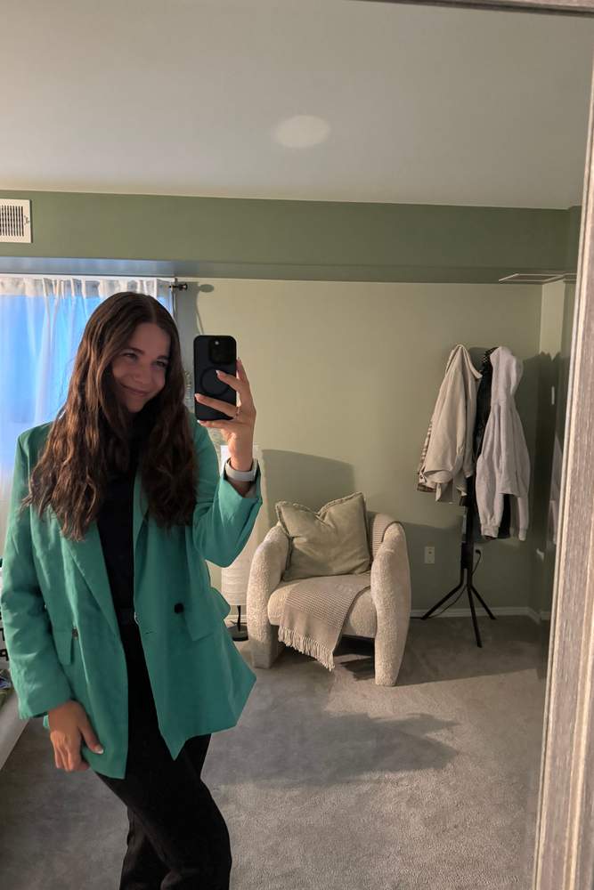Jessss15's fit featuring Banana Republic, Lululemon, SHEIN