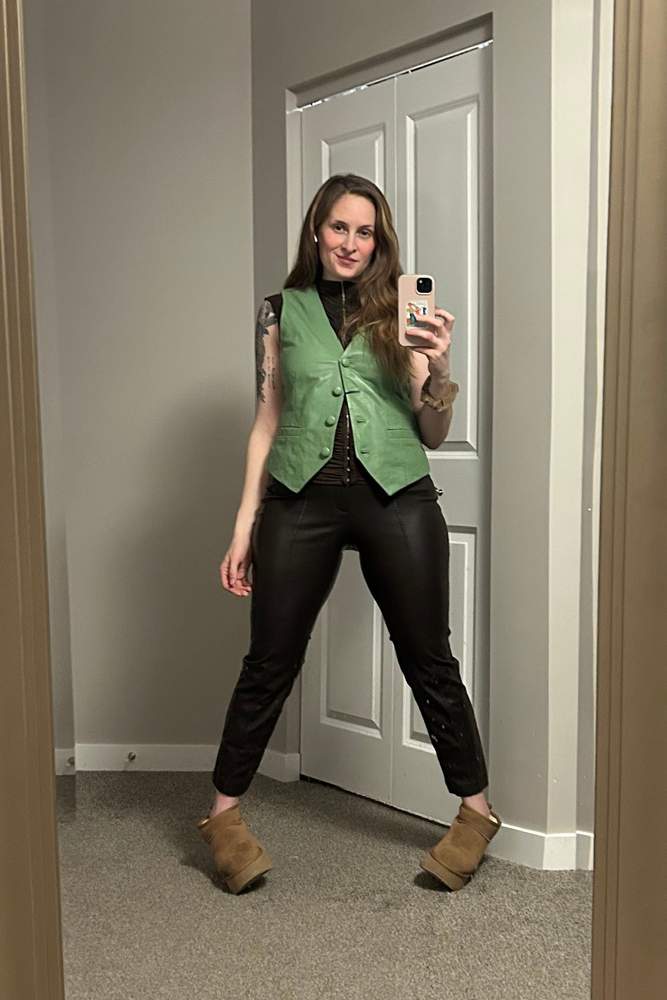 DaniTrics's fit featuring UGG, GAP, Danier, ASOS