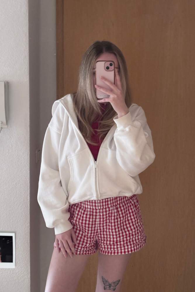oliviathorun's fit featuring Primark, Garage, Aritzia | [object Object], [object Object], [object Object], [object Object]