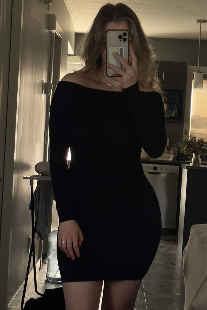 sophietroi's review for Carmen Off Shoulder Dress